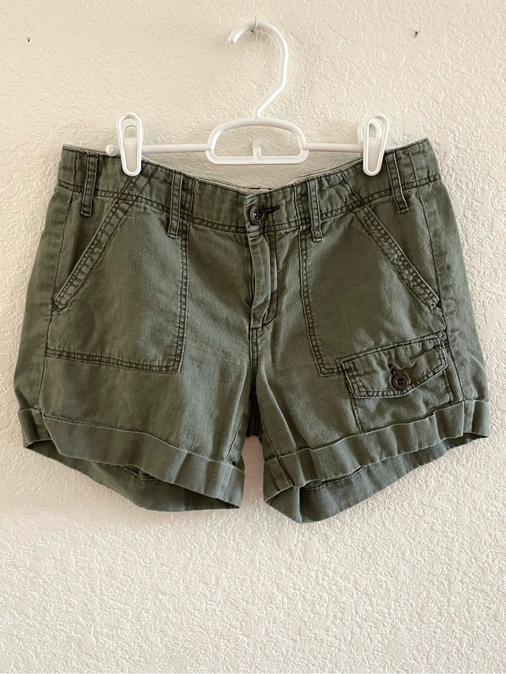 Anthropologie PAPER BOY Khaki Green Shorts Mid-Rise Sz 4 Outdoorsy